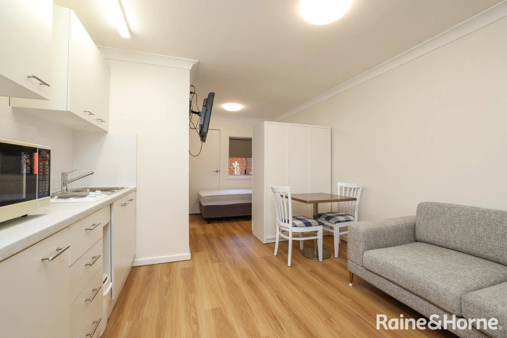 8/197a Browning, Bathurst NSW 2795