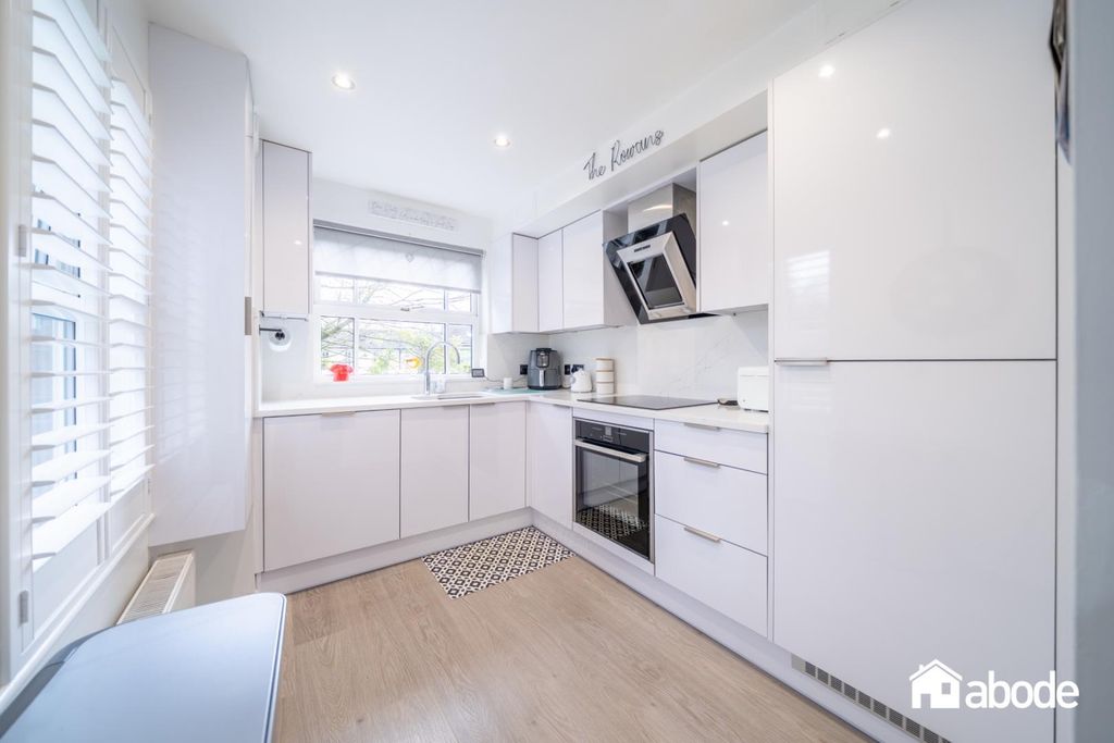Additional image 5 of 2 bed flat for salePennyford Drive, Liverpool L18