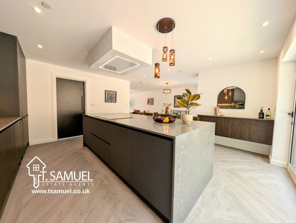 Additional image 13 of 5 bed detached house for saleThe Oaks, Trem Y Dyffryn, Mountain Ash CF45