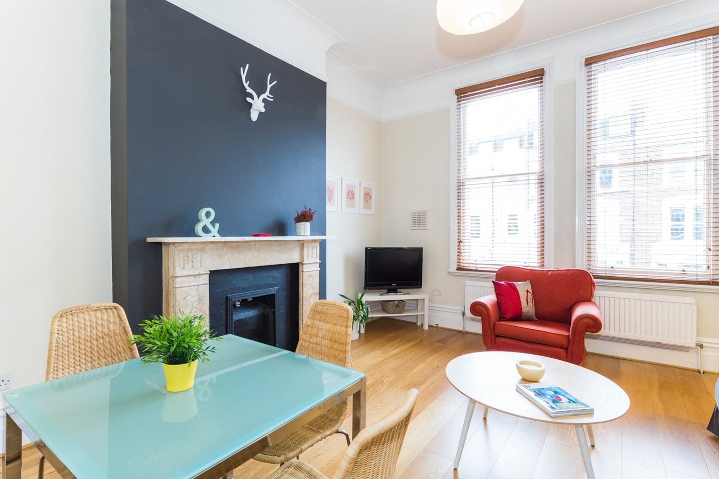 2 Bed Flat, Sinclair Road, W14, N1 7GU photo 4
