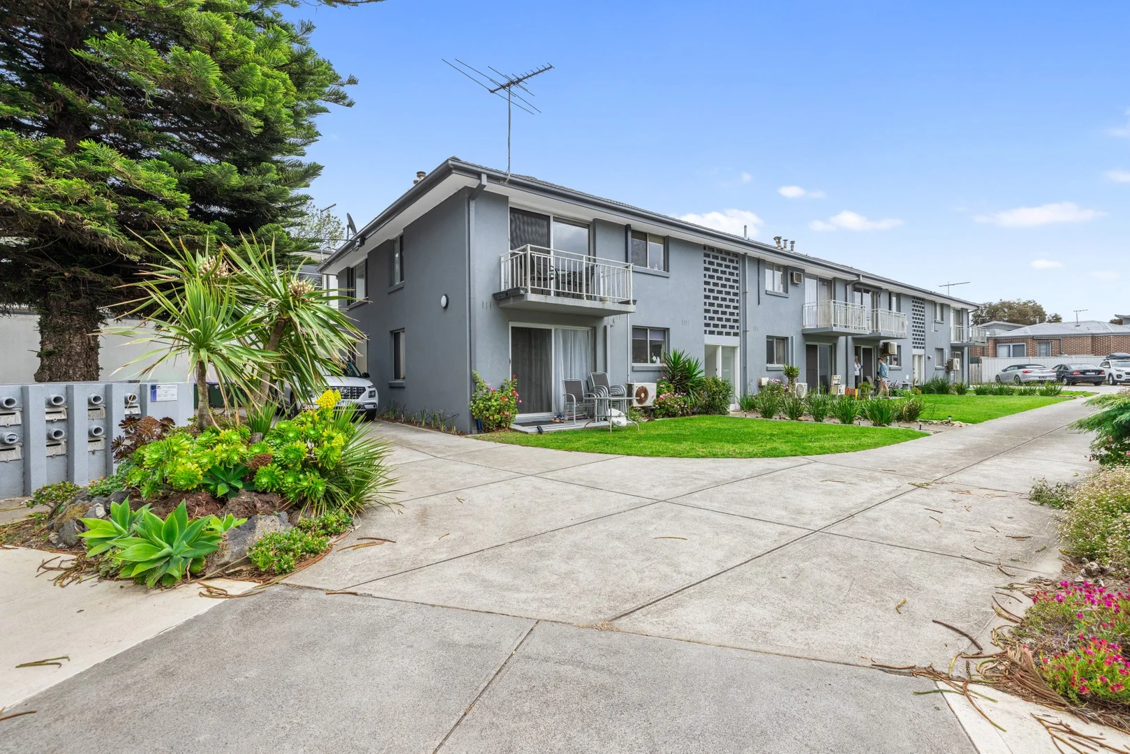 2/261 Esplanade, Altona VIC 3018