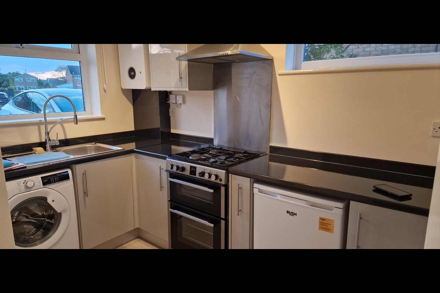 2 Bed Semi-Detached House, Abbots Close, CB4, N1 7GU