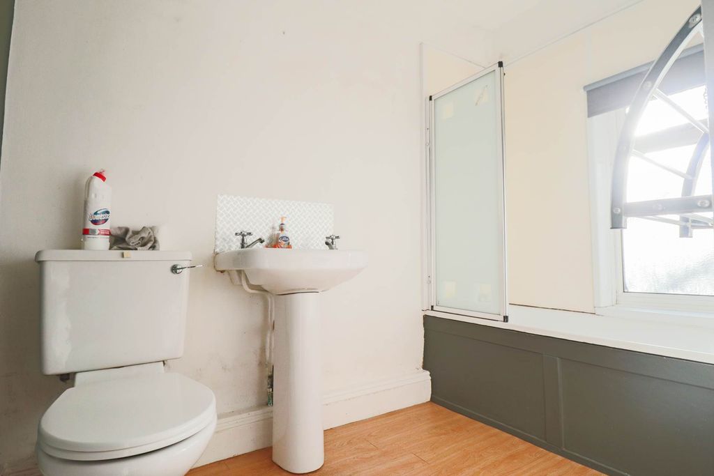 Additional image 9 of 2 bed flat for saleSevern Avenue, South Ward BS23