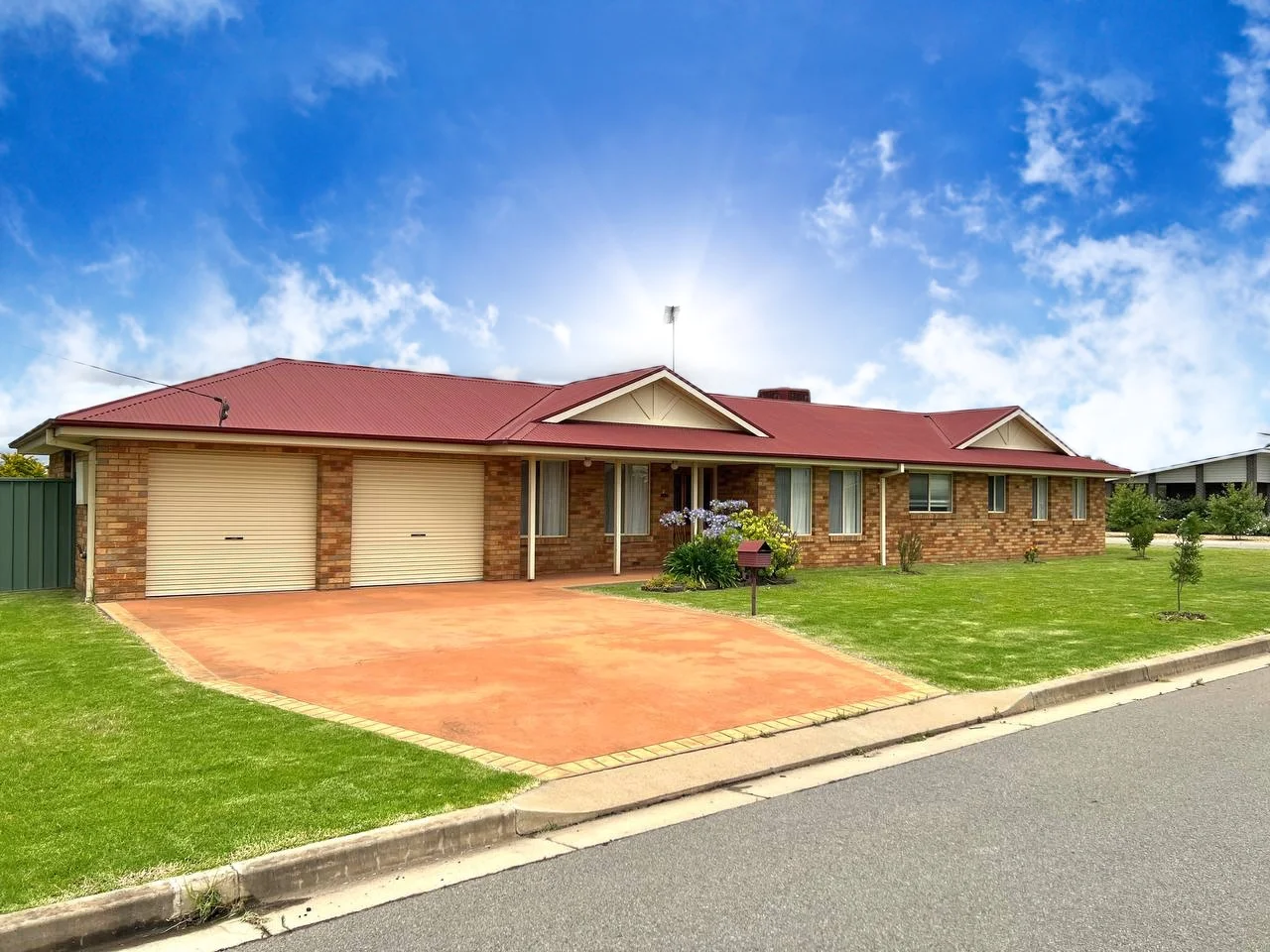 9 Harvester Avenue, West Wyalong NSW 2671