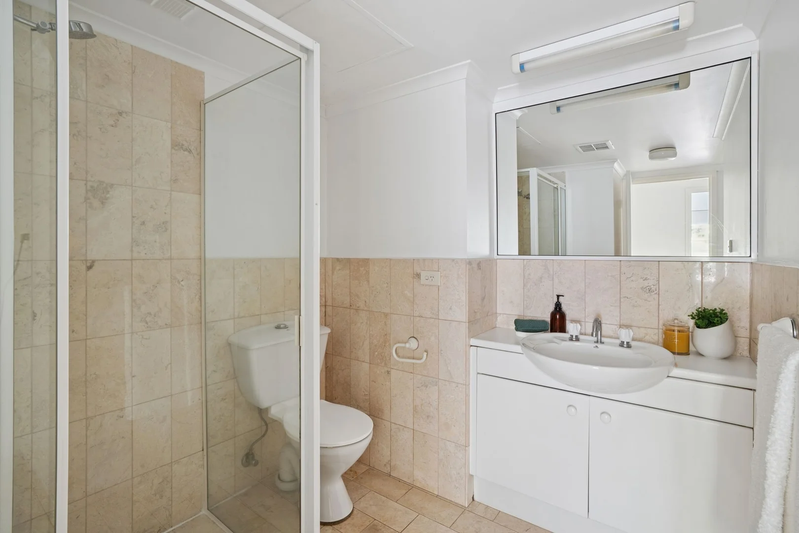 Additional image 14 of B2/2 Currie Crescent, Griffith ACT 2603