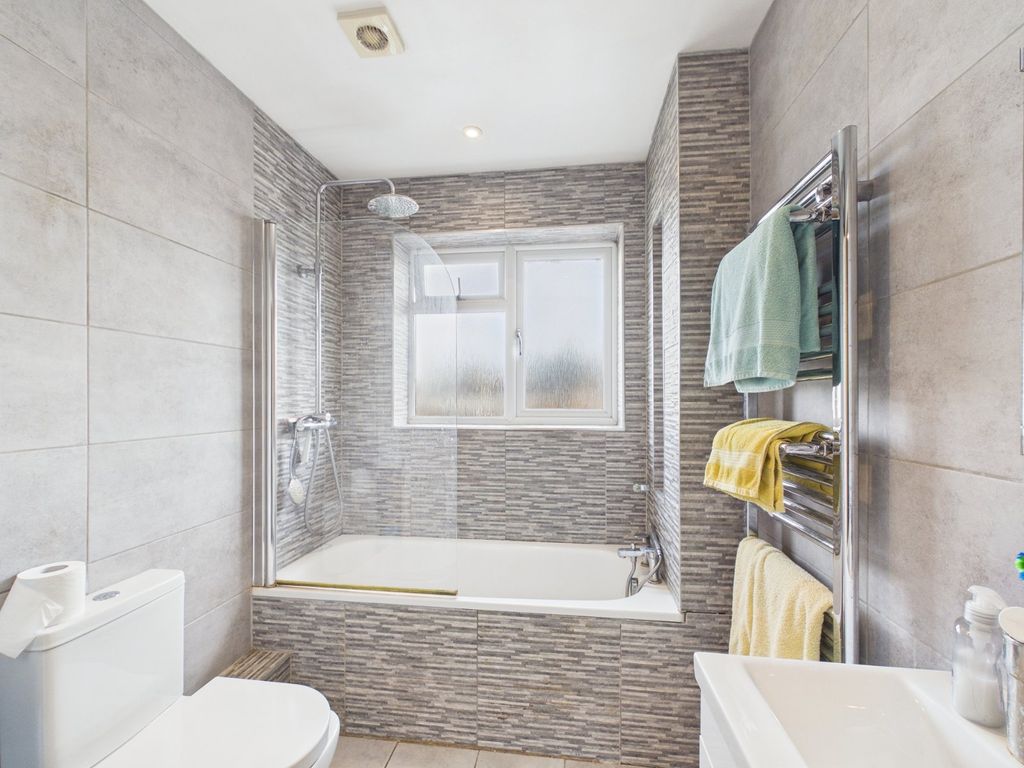Additional image 5 of 3 bed end terrace house for saleAvondale Avenue, Staines-Upon-Thames, Surrey TW18