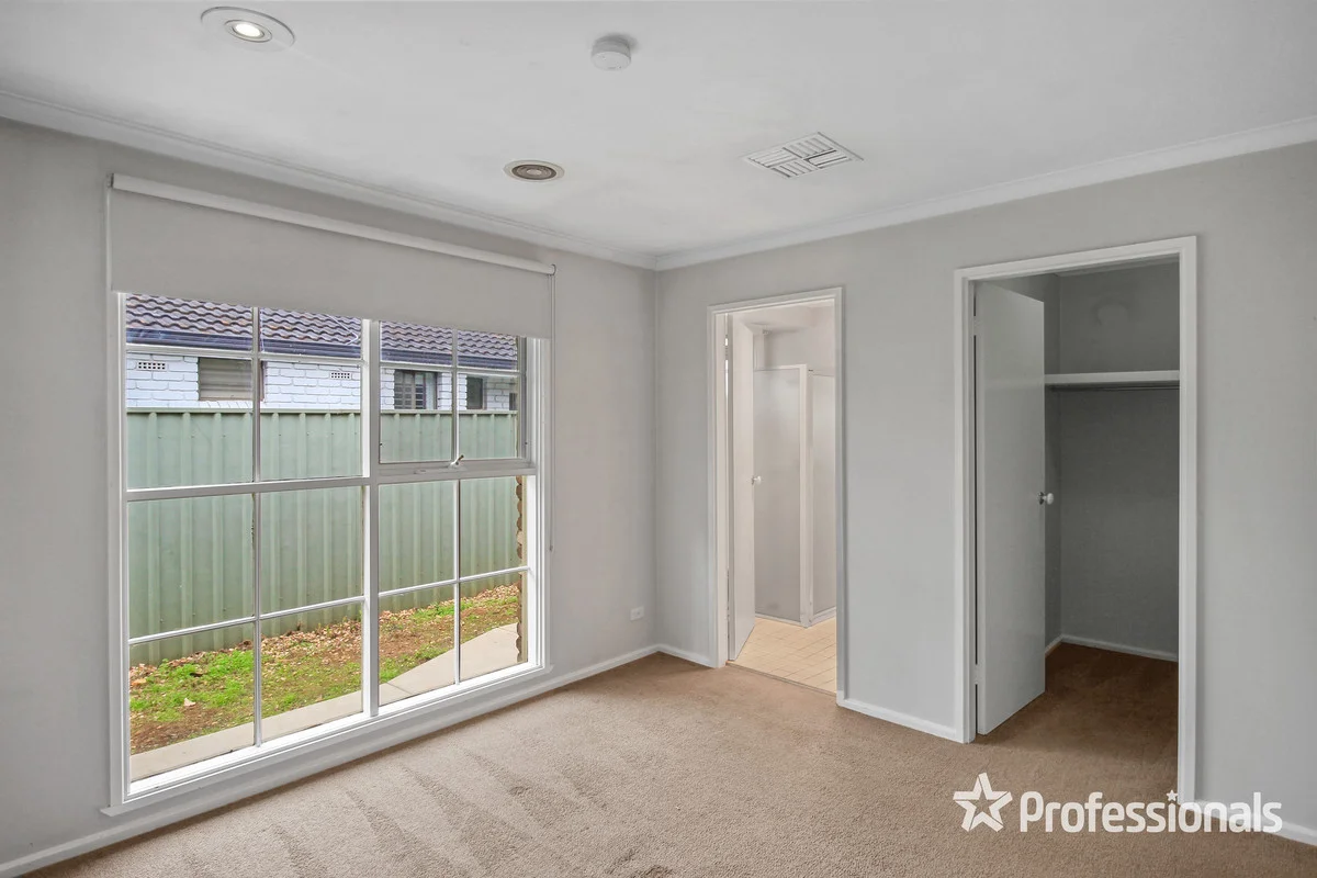 Additional image 7 of 6 Nandina Avenue, Lake Albert NSW 2650