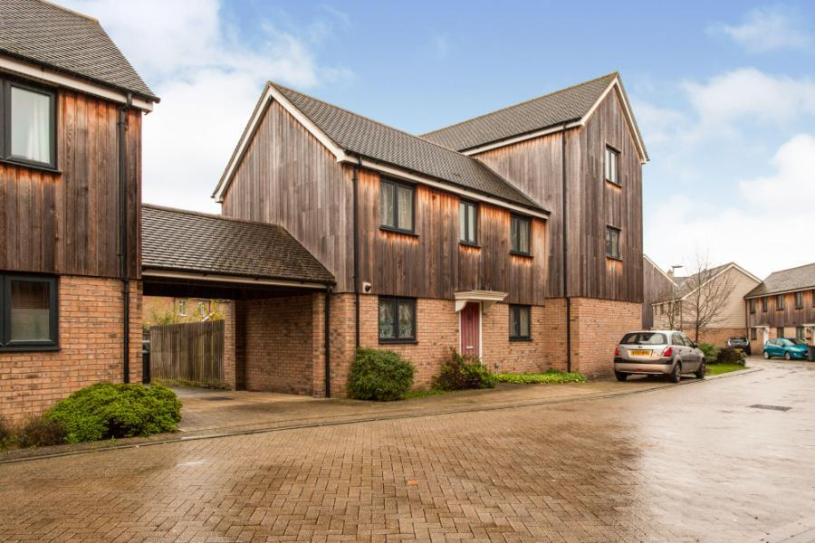 2 Bed Semi-Detached House, Rosehip Road, CB4, N1 7GU