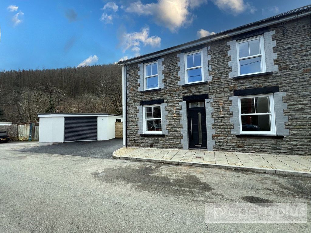 4 bed end terrace house for saleEileen Place, Treherbert, Treorchy CF42
