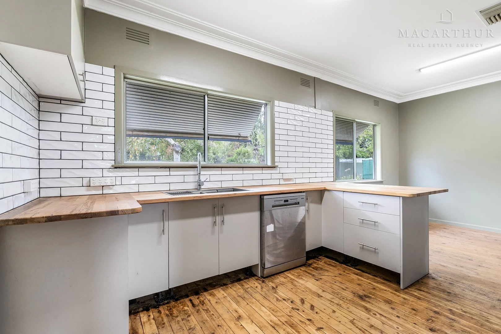 4 Kennedy Avenue, Kooringal NSW 2650