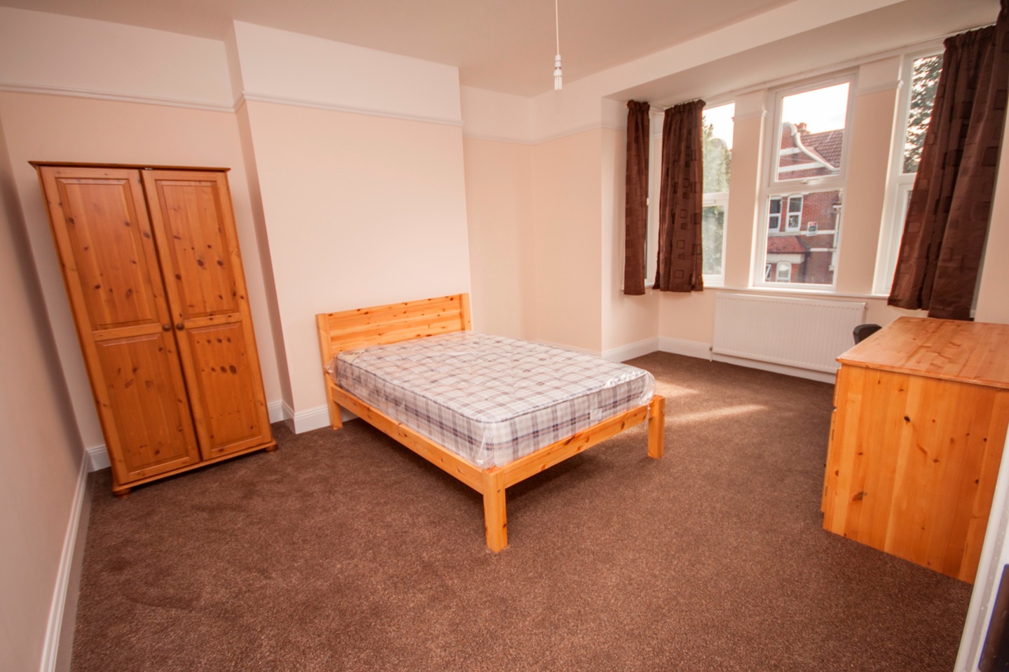 Additional image 7 of 8 Bed Semi-Detached House, Wilton Avenue, SO15, N1 7GU