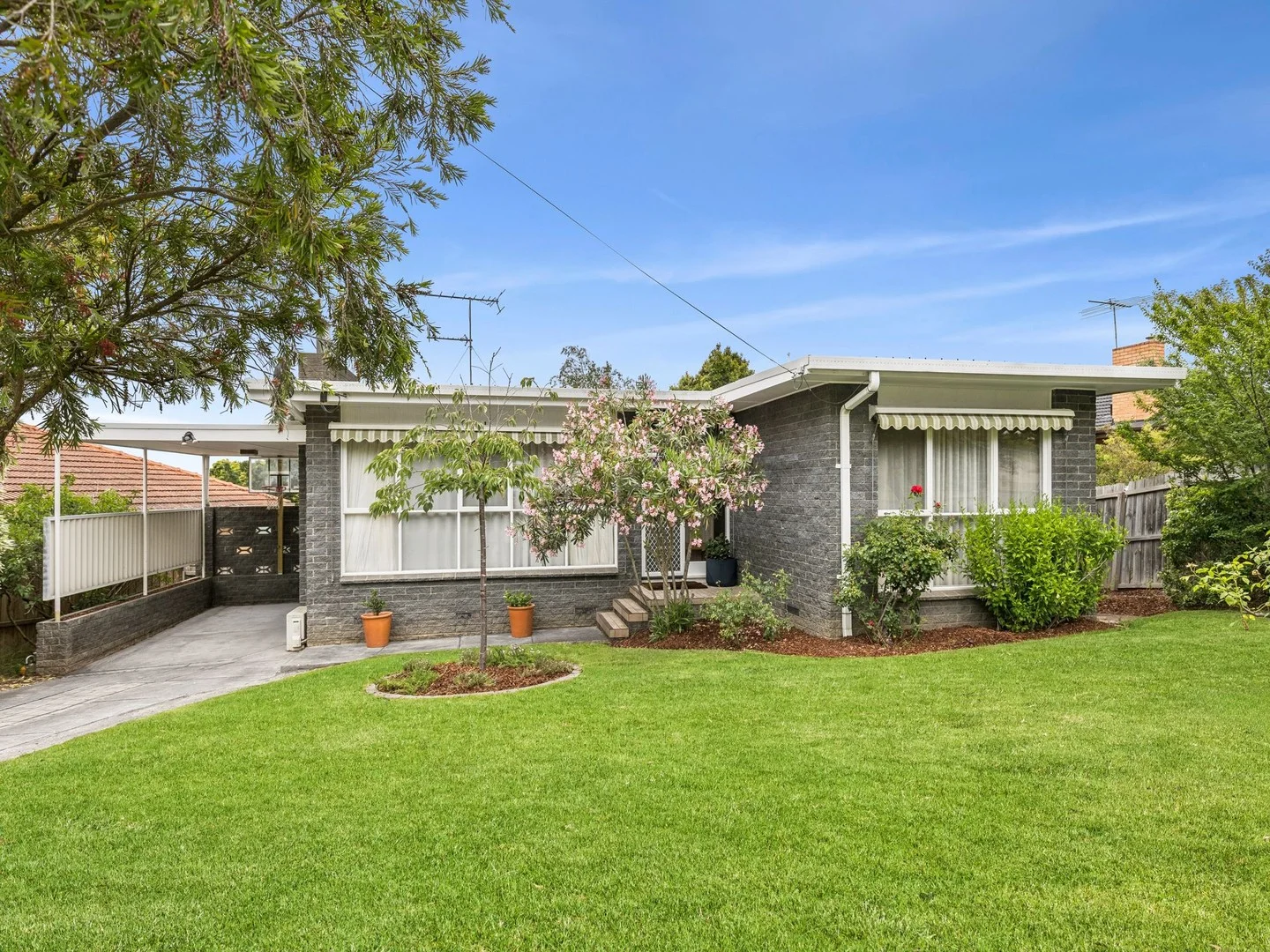 13 Lambhill Crescent, Highton VIC 3216