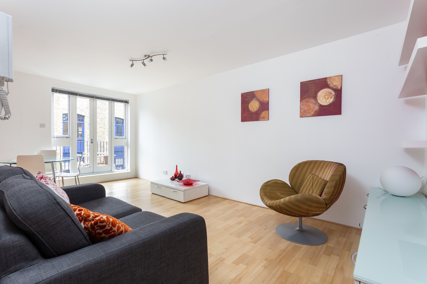 1 Bed Flat, Thames Heights, SE1, N1 7GU photo 3