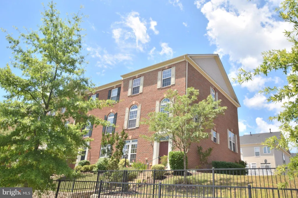 2197 Potomac Club Parkway, Woodbridge, VA 22191