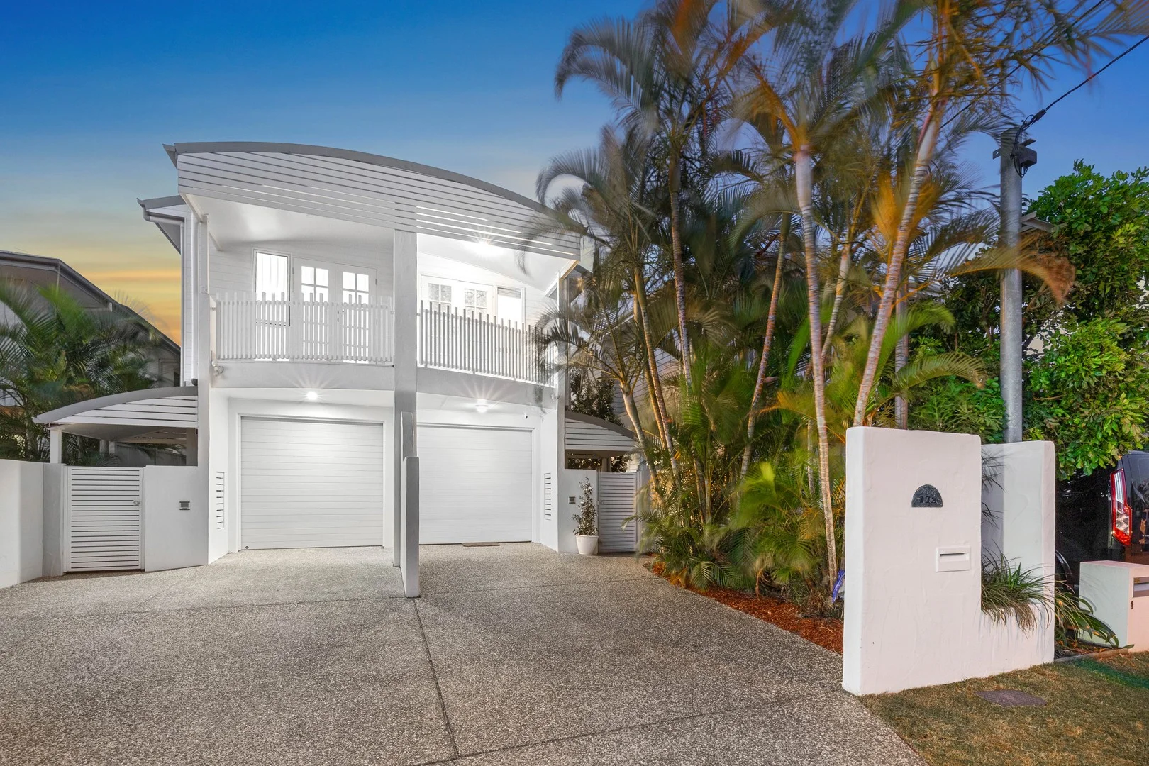 2/17 Twenty Seventh Avenue, Palm Beach QLD 4221