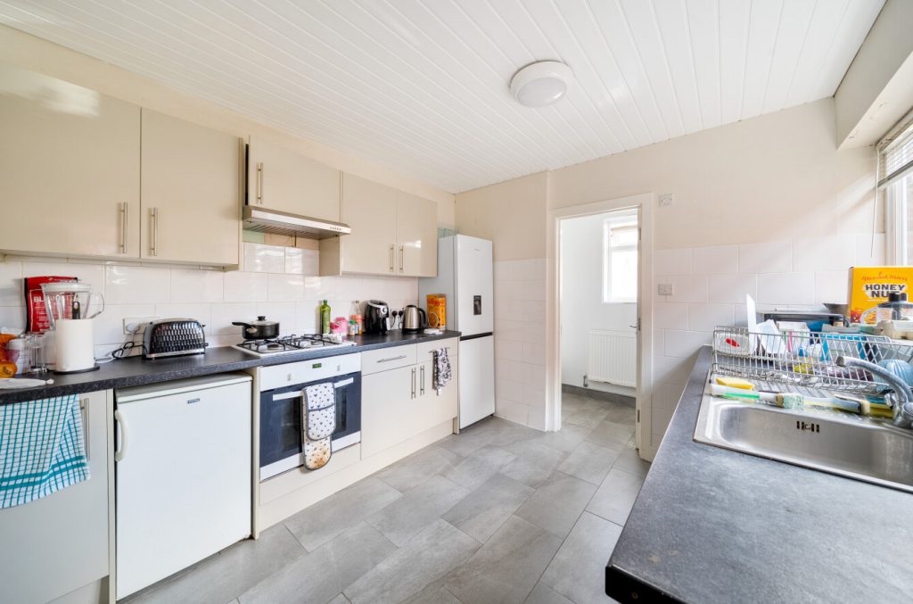 Additional image 3 of 5 Bed End Terrace, Thackeray Road, SO17, N1 7GU