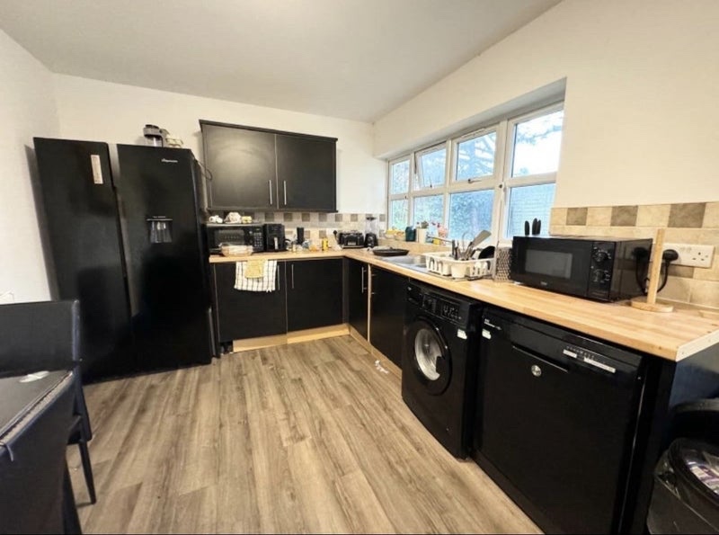 Additional image 8 of Room in a Shared House, Cedar Road, SO14, N1 7GU