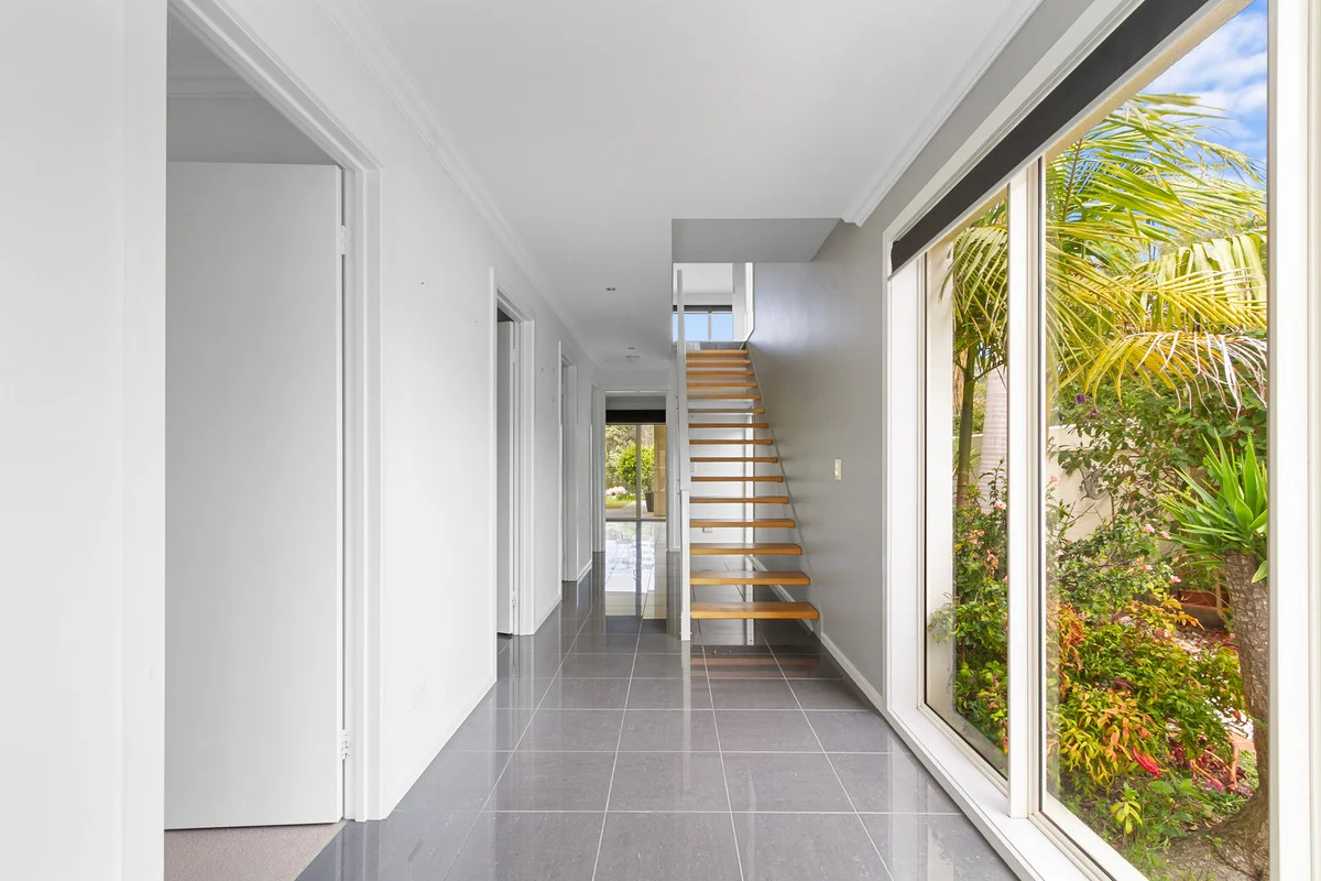 Additional image 3 of 1/122 Golf Links Road, Lakes Entrance VIC 3909