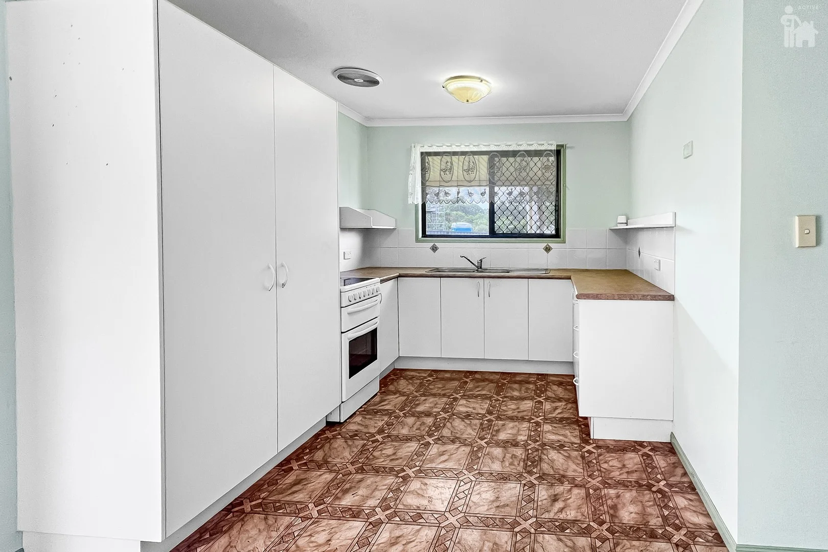 Additional image 3 of 26A Hughes Road, Urangan QLD 4655