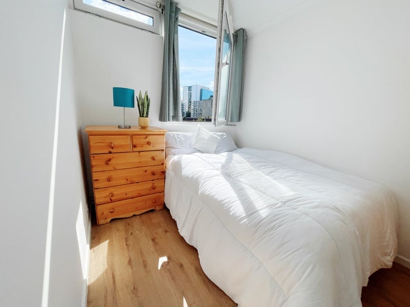 Room in a Shared House, Cable St, E1, N1 7GU photo 2