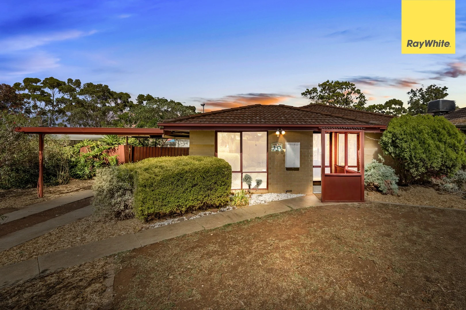 10 Empress Way, Melton West VIC 3337