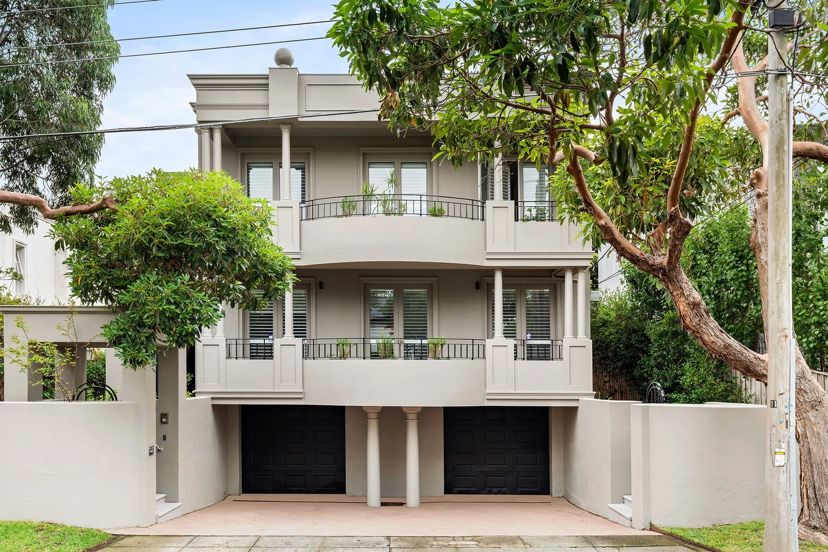 11 Devorgilla Avenue, Toorak VIC 3142