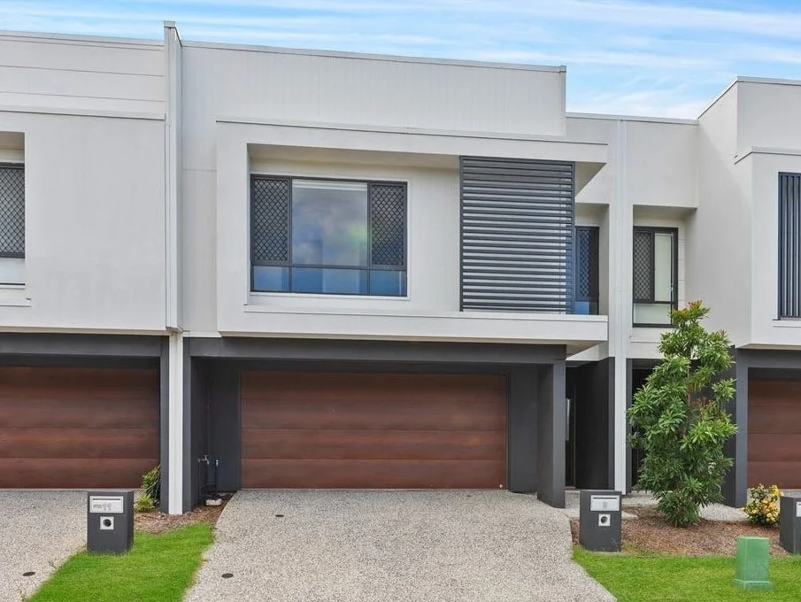 9 Lunar Cres, Spring Mountain QLD 4300