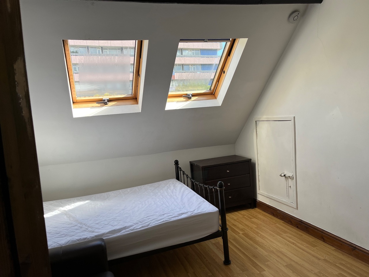 2 Bed Flat, St. Columbas Close, CV1, N1 7GU photo 5