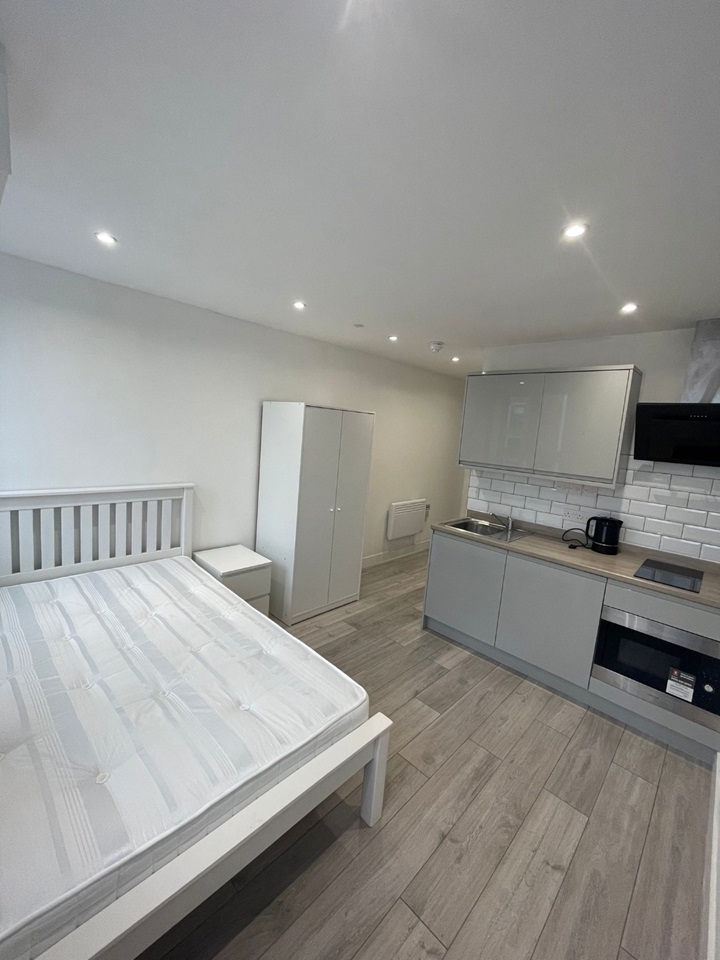 Studio Flat, Queens Road, CV1, N1 7GU