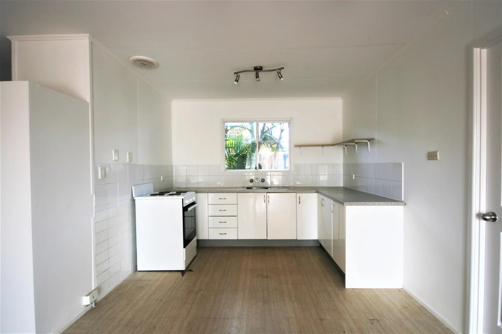 2/7 Warrener St, Nerang QLD 4211 photo 2