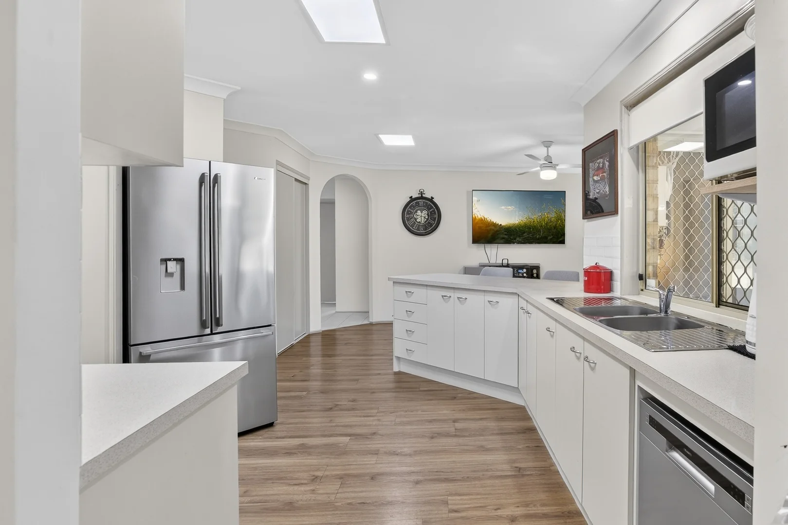 Additional image 4 of 145 Bestmann Road East, Sandstone Point QLD 4511