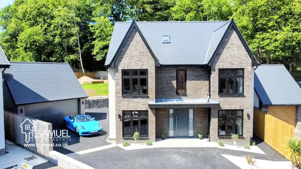 Additional image 69 of 5 bed detached house for saleThe Oaks, Trem Y Dyffryn, Mountain Ash CF45