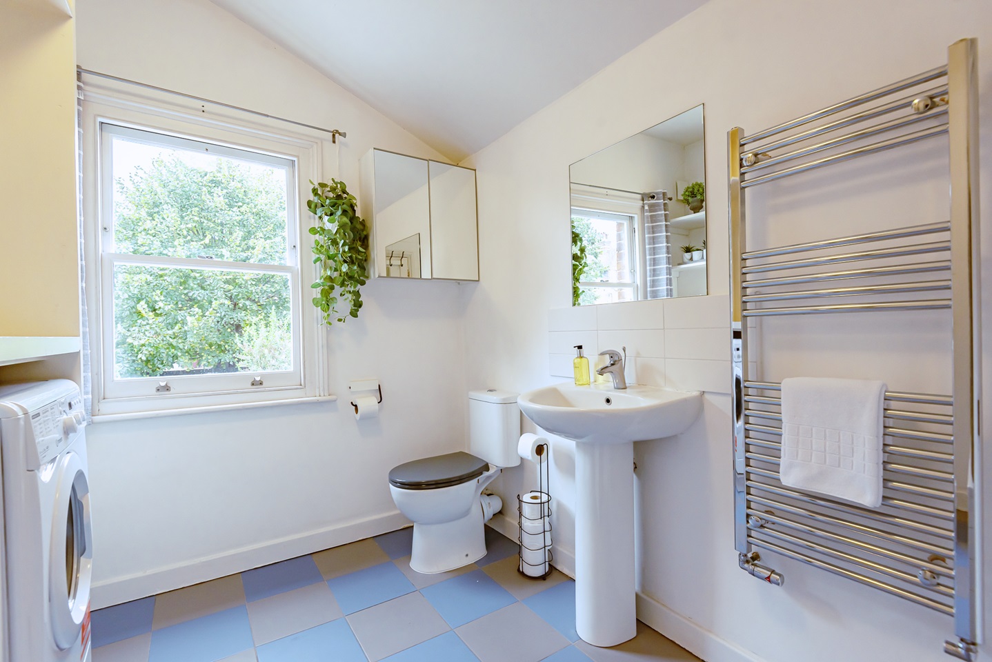 Additional image 4 of 2 Bed Terraced House, Donnington Gardens, RG1, N1 7GU