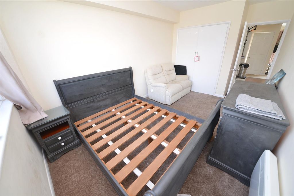Additional image 10 of 2 bed flat for saleMilford Street, Saundersfoot SA69