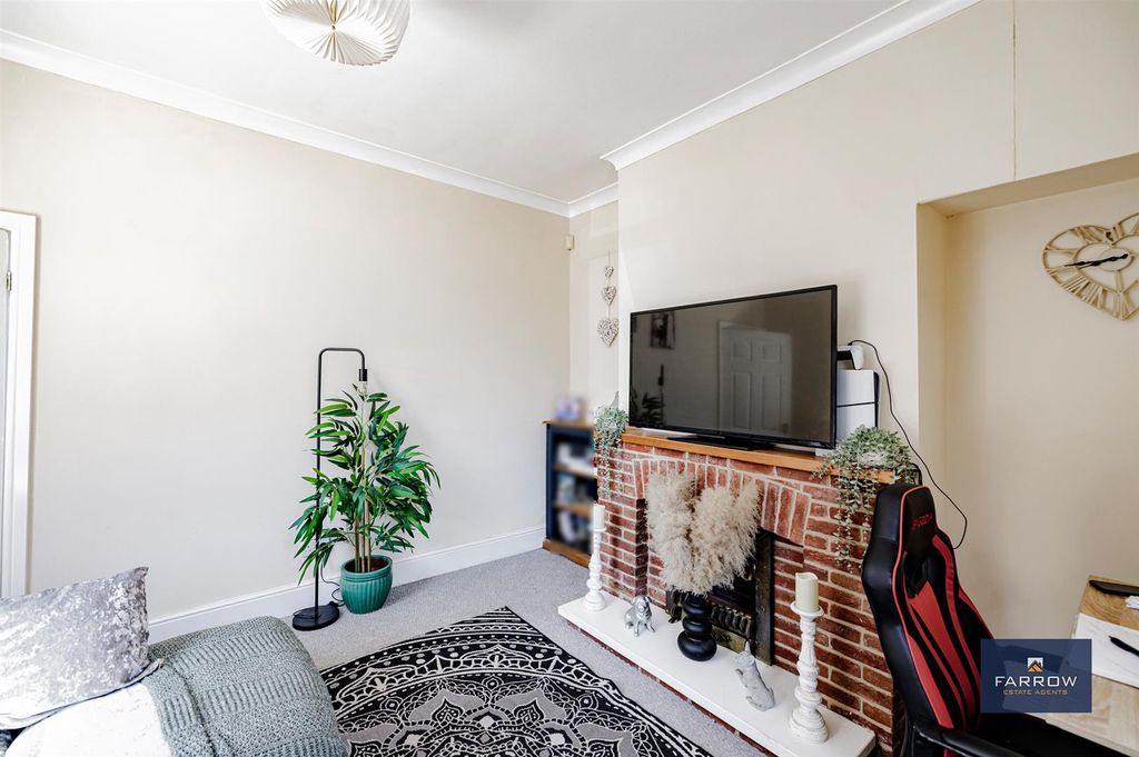 Additional image 2 of 3 bed end terrace house for saleRoberts Street, Grimsby DN32