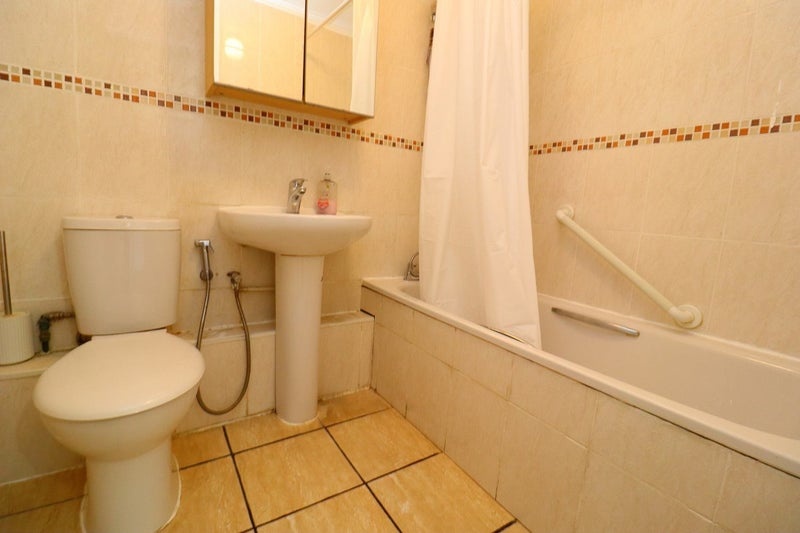 Room in a Shared Flat, Notting Hill Gate Station, W11, N1 7GU photo 5
