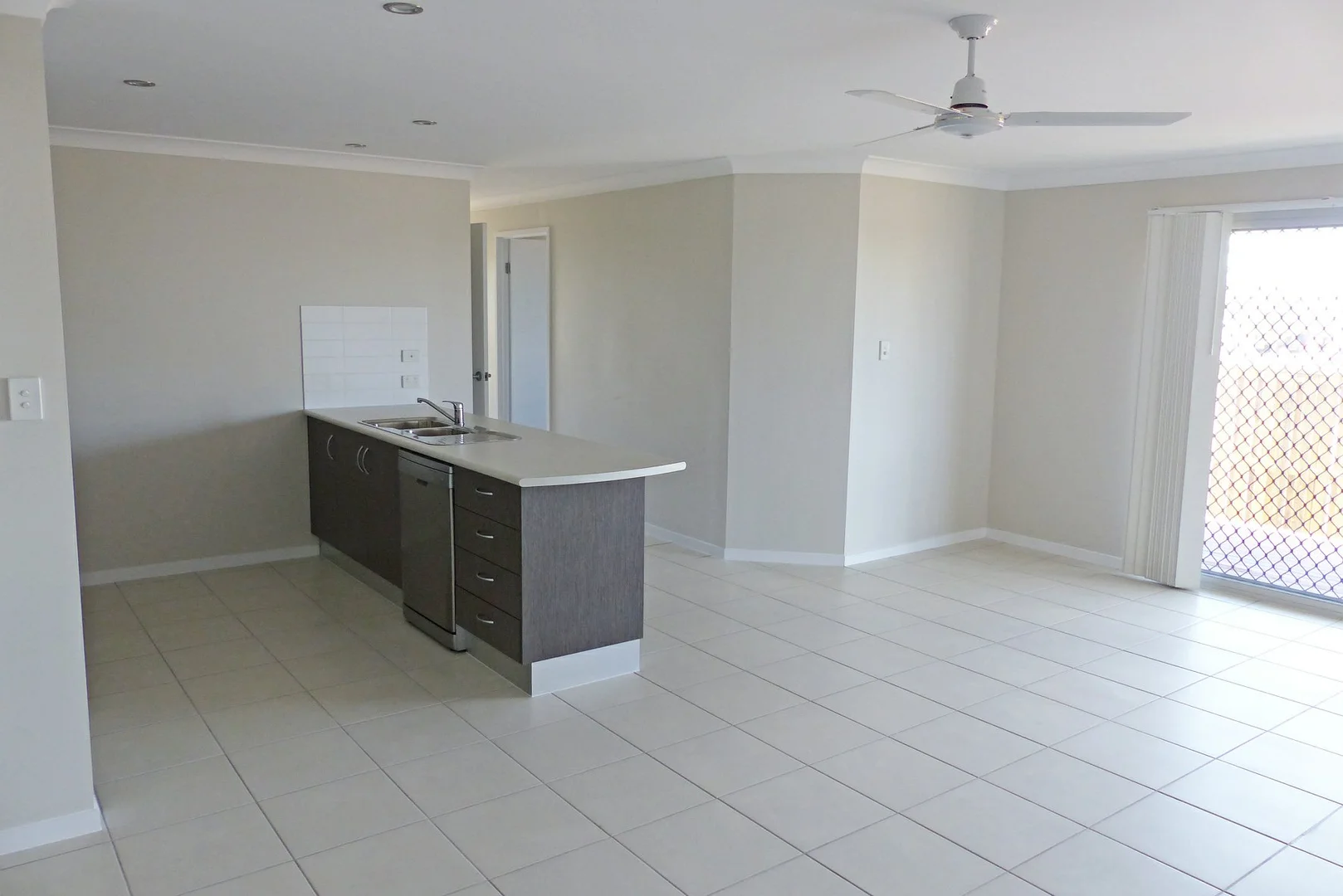 Additional image 3 of 98A Currey Street, Roma QLD 4455
