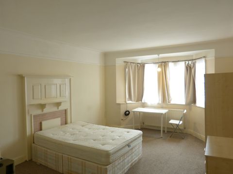 London NW11, Room to rent