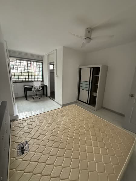 715 Jurong West Street 71 photo 3