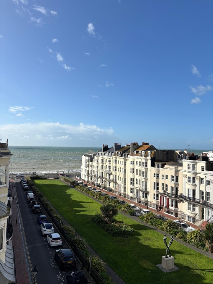 3 Bed Flat, Devonshire Place, BN2, N1 7GU