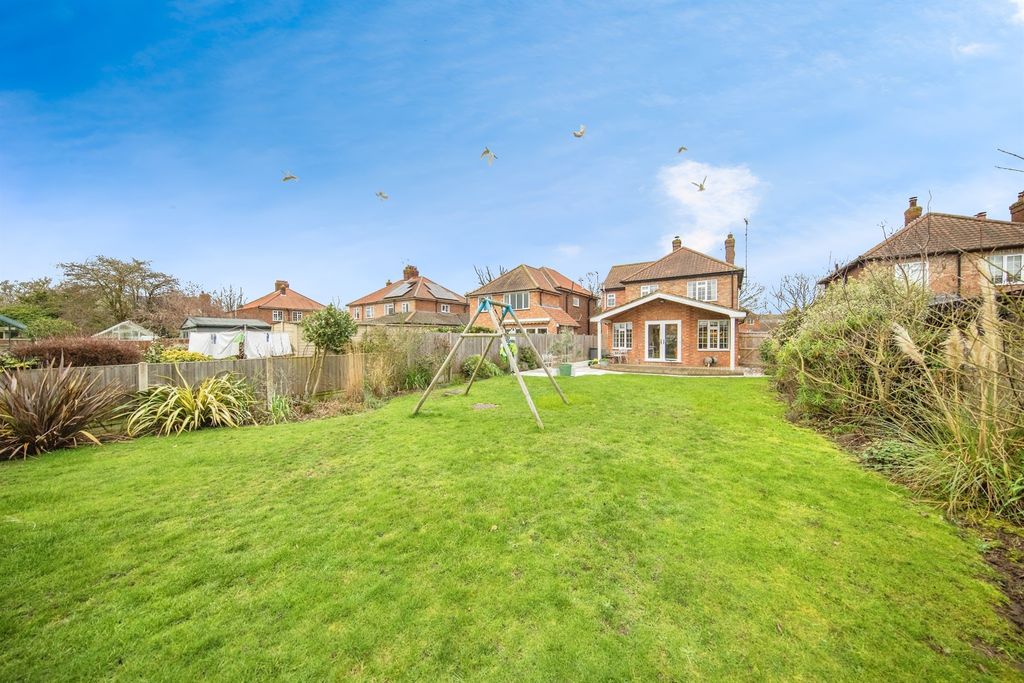 Additional image 19 of 4 bed detached house for saleIpswich Road, Holbrook, Ipswich IP9