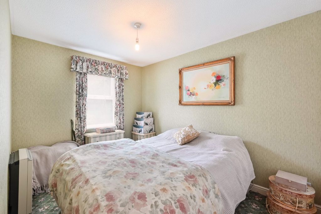 Additional image 8 of 2 bed flat for saleBarbican Mews, York YO10