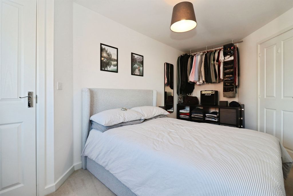2 bed flat for saleJohn Caller Crescent, Bristol BS16 photo 5