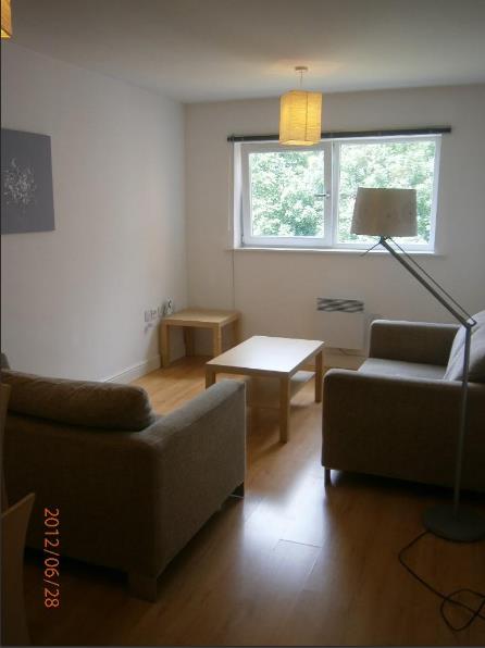2 Bed Flat, Moss Lane East, M14, N1 7GU photo 4
