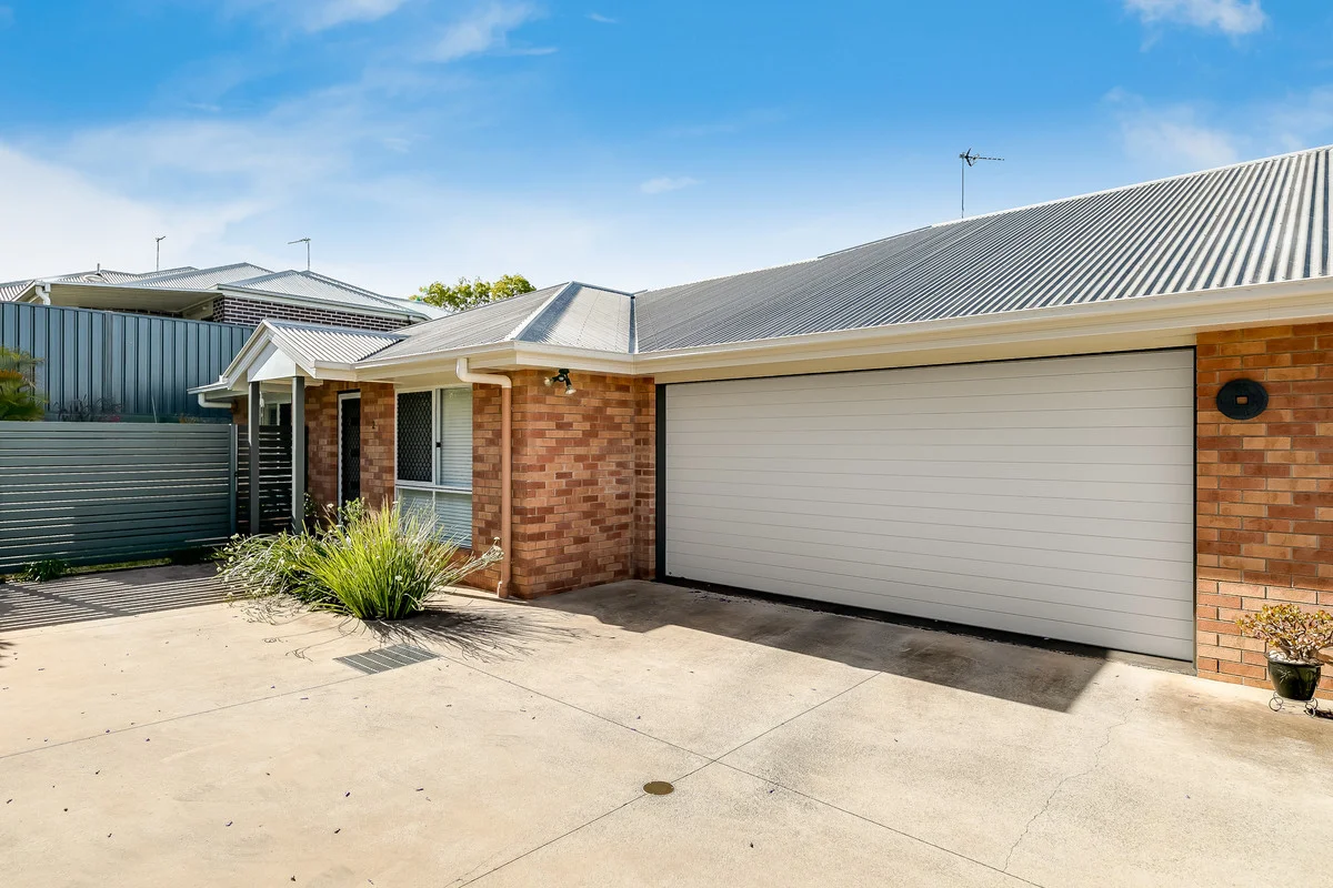 2/19A Searle Street, South Toowoomba QLD 4350