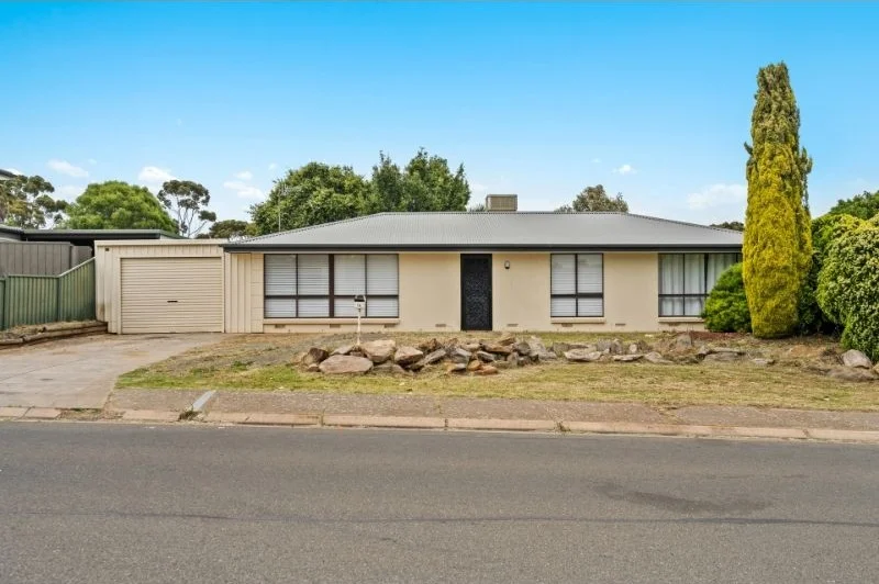 14 Tareena St, Craigmore SA 5114