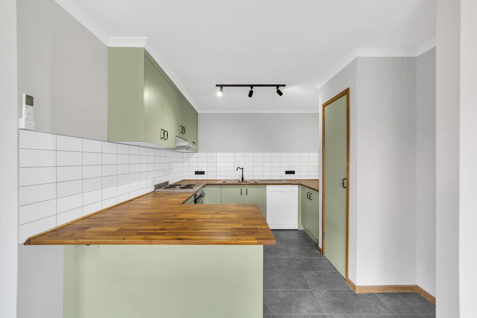 Additional image 2 of 1/11 Lorikeet Lane, Lara VIC 3212