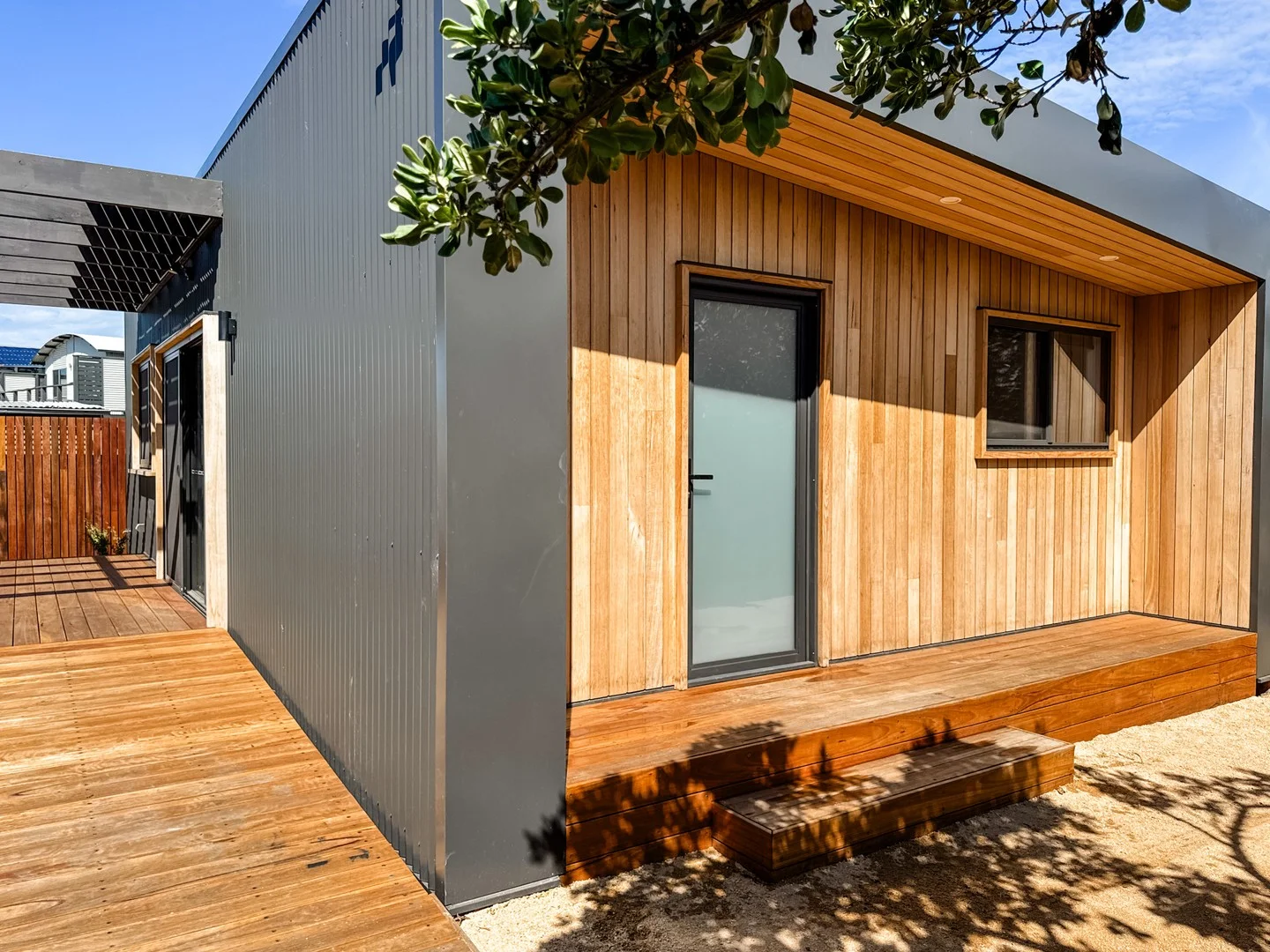 2/10 Page Avenue, Surf Beach VIC 3922
