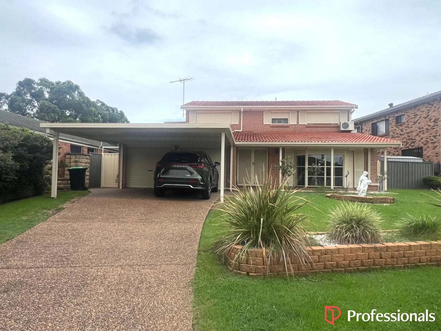 25 Phar Lap Close, Casula NSW 2170