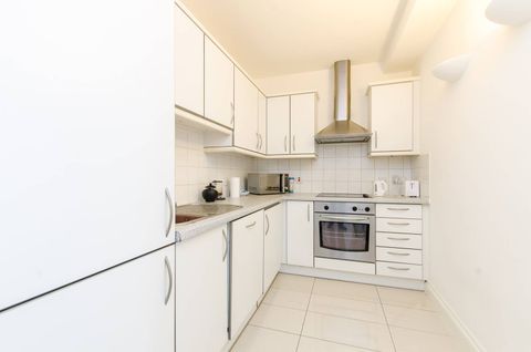 Bishopsgate, City, London EC2M